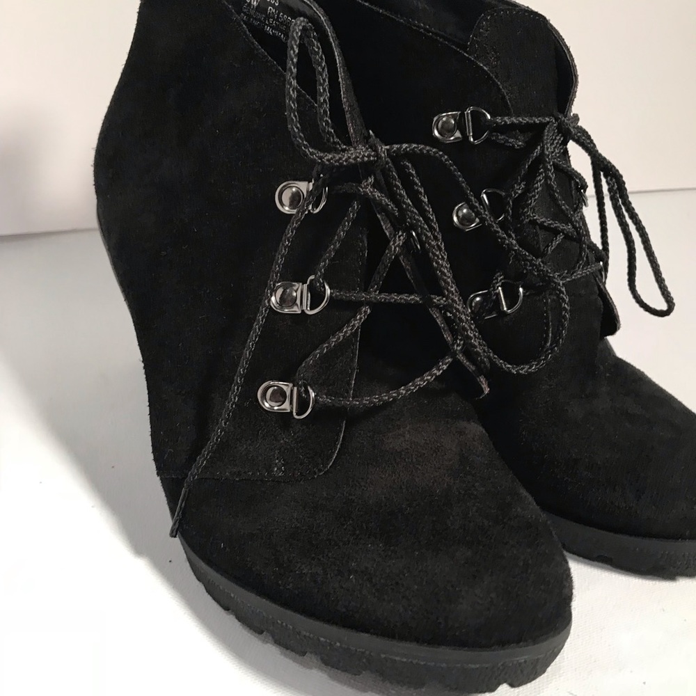 Susina black suede wedge ankle boots sz9W